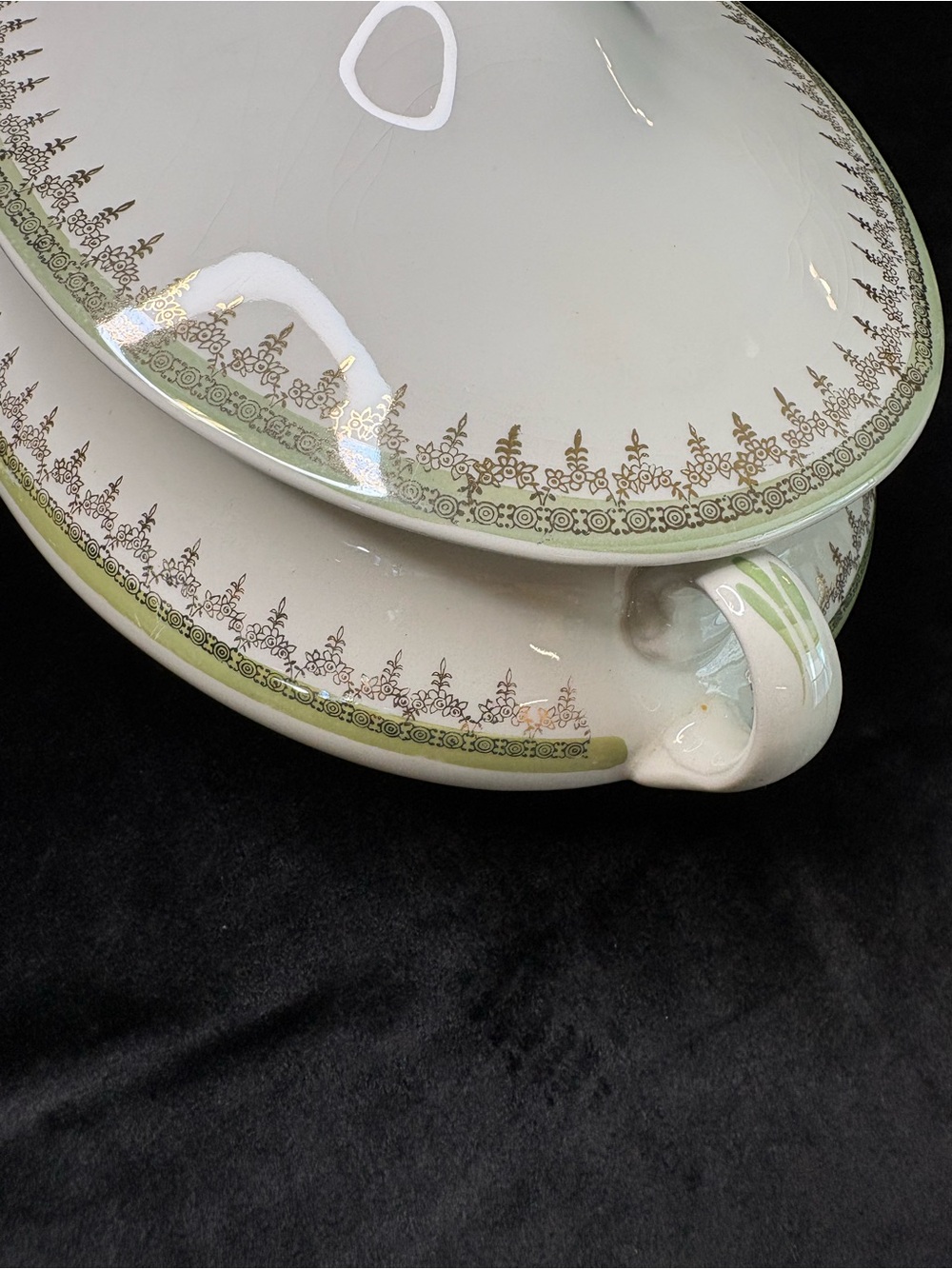 Vintage Homer Laughlin White Covered Serving Dish with Green and Gold Trim - Picture 4 of 10